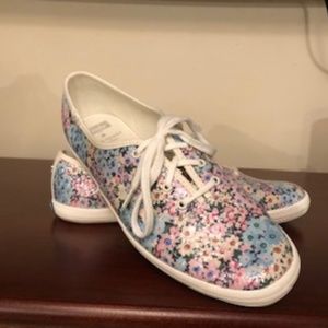 Woman's Sneakers